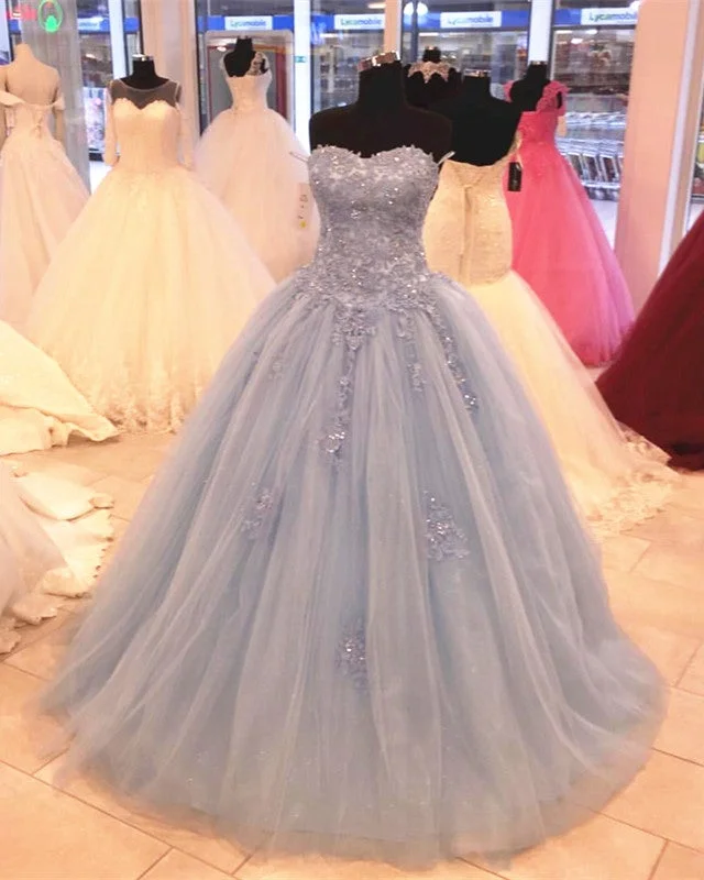 Stylish Lace Embroidery Sweetheart Tulle Ball Gowns Quinceanera Dresses