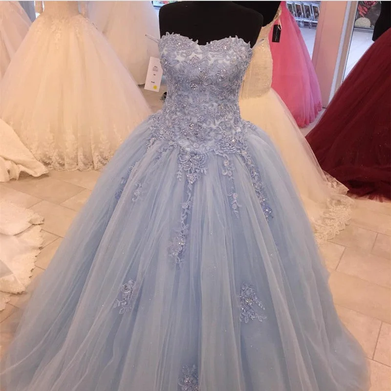 Stylish Lace Embroidery Sweetheart Tulle Ball Gowns Quinceanera Dresses