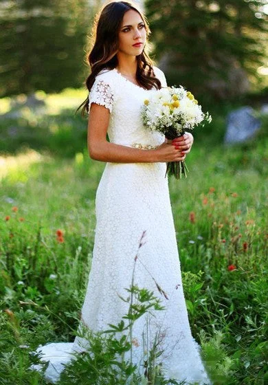 Vintage Country Modest Short-Sleeve Bohemian Sheath Lace Wedding Dress with Beaded Belt