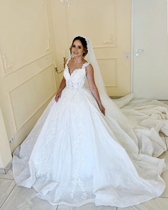 Vintage Lace V Neck Wedding Dress Ball Gown