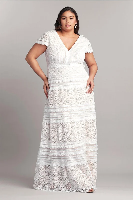 Huge Savings – Act Now!Tadashi Shoji BQU20696LBRQ Long Formal Lace Fringe Plus Size Dress Huge Savings – Act Now!Tadashi Shoji BQU20696LBRQ Long Formal Lace Fringe Plus Size Dress